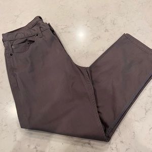 Banana Republic Mens Straight Leg Pant in Smoked Pearl 34x30